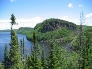 ctn32ab_lbg_02_16jun05lgcmp Border Lakes Cliff (Photo: Lawson Gerdes)